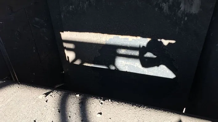 Kopan kömür parçasının altında kalan işçi hayatını kaybetti
