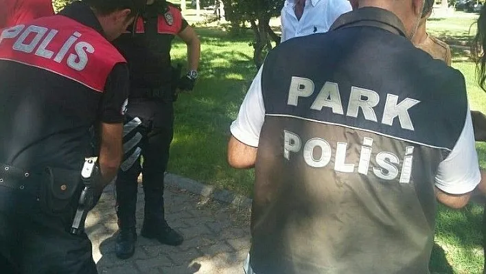 FETÖ zanlısı parkta yakalandı
