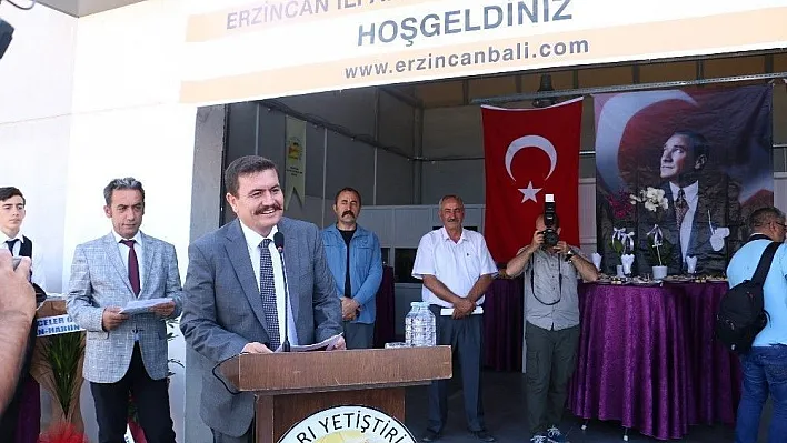 Erzincan'da Balmumu ve Arı Keki Tesisi törenle açıldı
