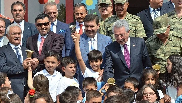 Erzincan da 39 bin öğrenci ders başı yaptı

