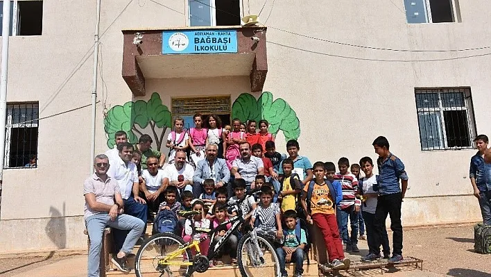 Narinceliler Derneğinden bin öğrenciye kırtasiye yardımı
