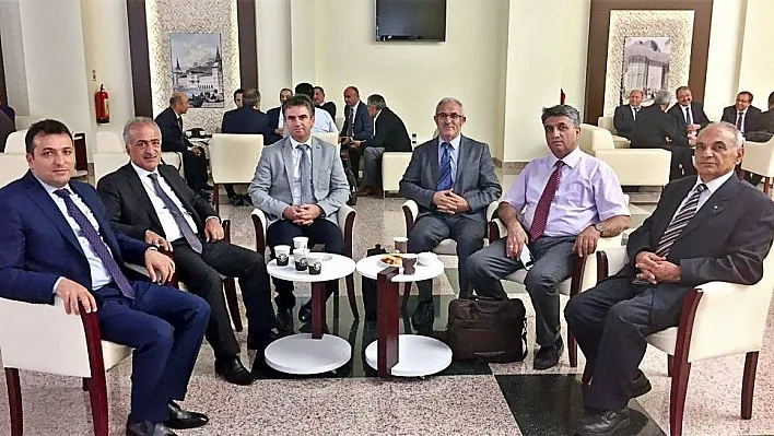 Atatürk Üniversitesi, Fen ve Mühendislik Lisans Programlarında İşyeri Uygulama Eğitimi Programı bilgilendirme toplantısına katıldı
