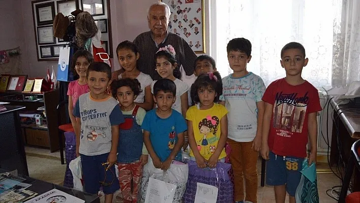 Kızılay'dan öğrencilere kırtasiye yardımı
