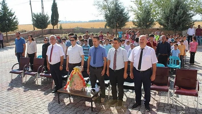 Samsat'ta İlköğretim Haftası kutlama programı düzenlendi
