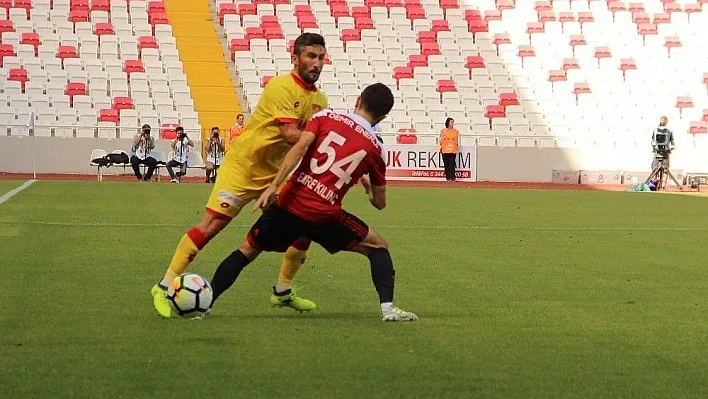 Süper Lig: D.G Sivasspor: 1 - Göztepe: 2 (İlk yarı)
