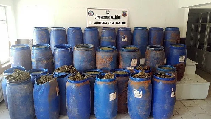 Diyarbakır'da 1 ton 355 kilo esrar ele geçirildi
