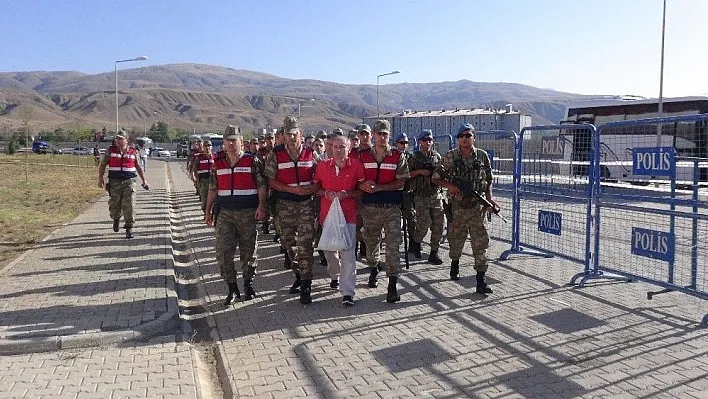 Erzincan'daki FETÖ/PDY davası başladı
