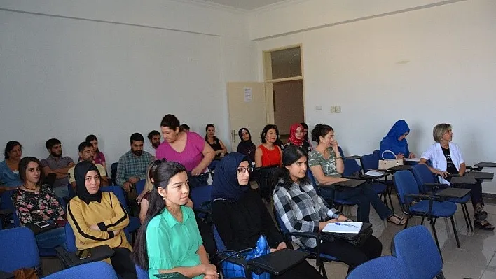 DÜ'de toplumsal hayat ve hukuk konulu konferans verildi
