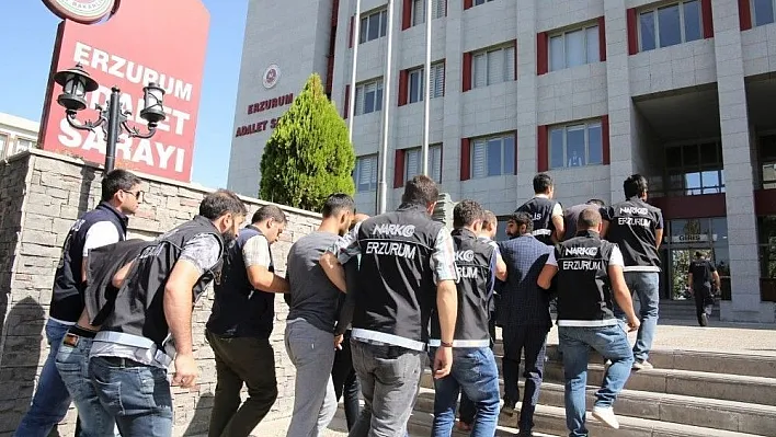 Erzurum'da Narkotik ekipleri uyuşturucu tacirlerine göz açtırmıyor
