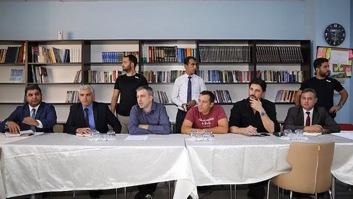Lice kayyumu Başak, halk gününde vatandaşlarla bir araya geldi
