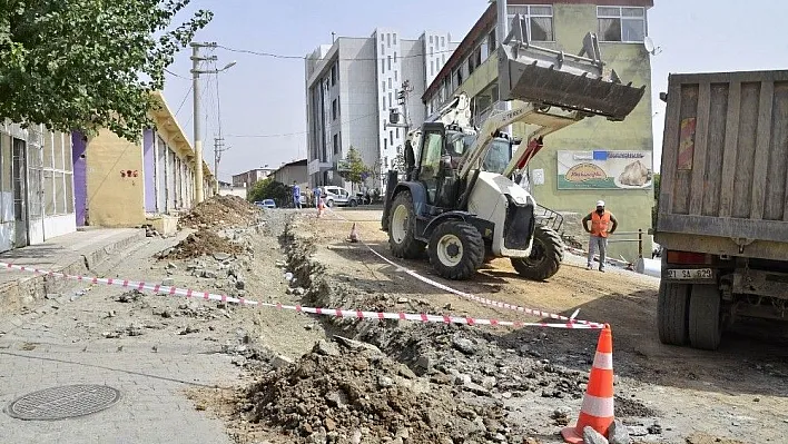 Kulp'un prestij caddesi altyapıya kavuşuyor
