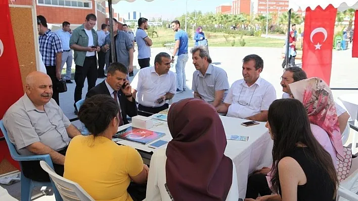 Polislerden üniversite öğrencilerine bilgi
