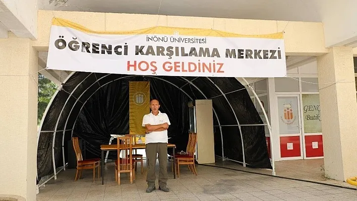 Öğrenci karşılama merkezinden yeni öğrencilere örnek hizmet
