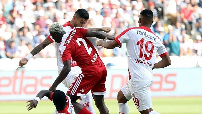 Süper Lig: D.G. Sivasspor: 3 - Antalyaspor: 1 (Maç sonucu)
