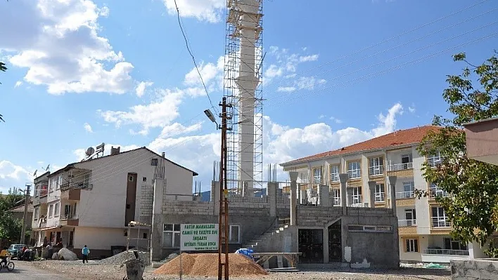 Gölbaşı ilçesinde cami ve taziye evinin inşaatı devam ediyor
