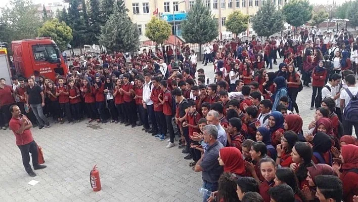 Lisede yangın tatbikatı
