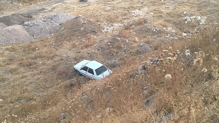 Adıyaman'da otomobil çaya uçtu: 1 yaralı
