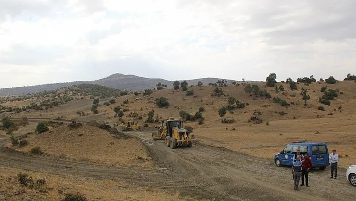 Kulp Belediyesi yeni mezarlık yolu için çalışmalara başladı
