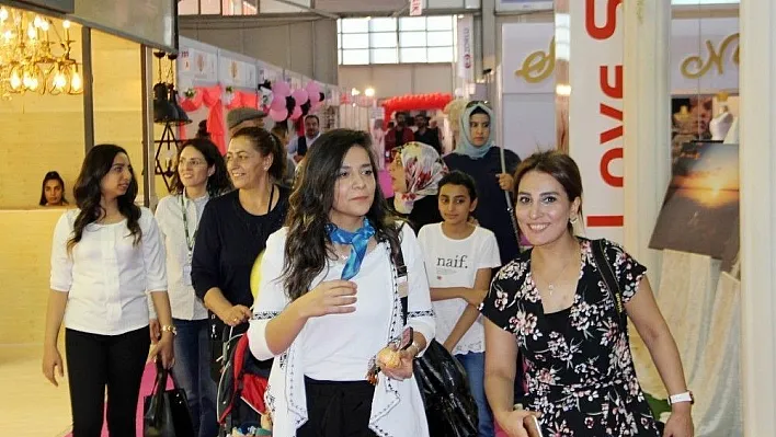 Evlilik fuarını 2 günde 15 bin kişi ziyaret etti
