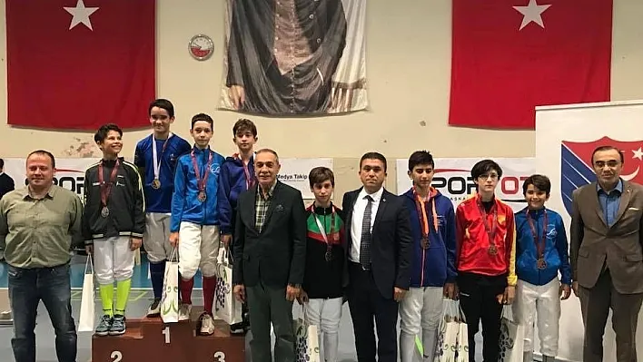 Gölbaşı ilçesinde eskrim turnuvası başladı
