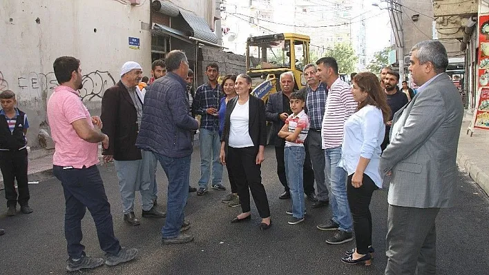 Bağlar Belediye Başkanı yol çalışmalarını denetledi
