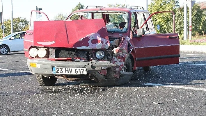 Elazığ'da trafik kazası: 2 yaralı