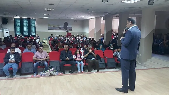 Gazi Ortaokulunda Aile Birliği Kurul toplantısı yapıldı
