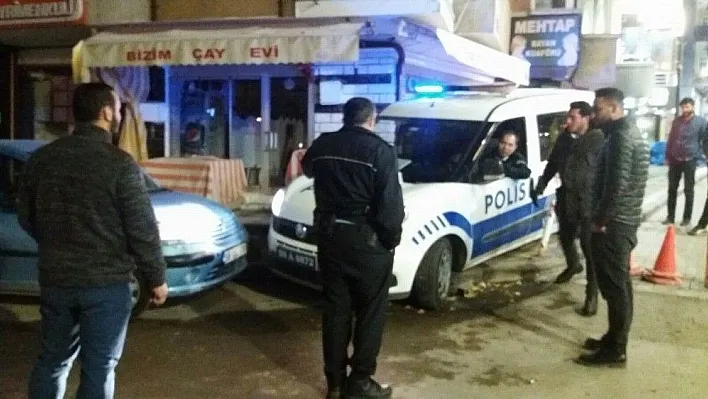 Polis ekiplerinin yardımına vatandaşlar yetişti
