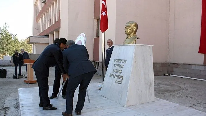 Pasinler'de Muhtarlar Günü kutlandı
