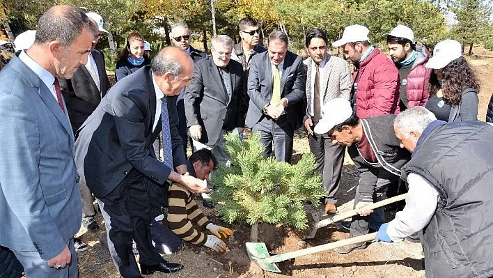 ETSO AB Bilgi Merkezi, 163 fidanı toprakla buluşturdu
