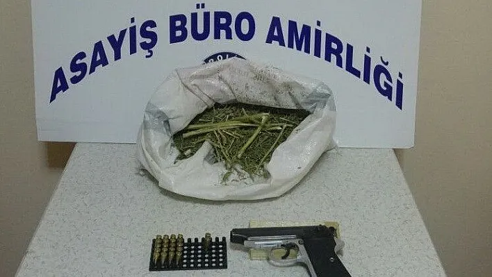 Gölbaşı'nda silah ve uyuşturucu ele geçirildi
