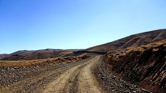 Büyükşehir Belediyesi yol çalışmalarına devam ediyor
