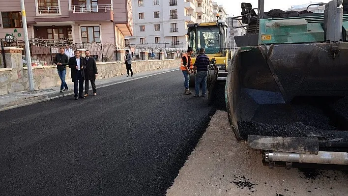 Palandöken Belediyesi asfalt çalışmalarını hız kesmeden sürdürüyor
