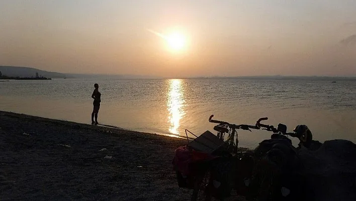 Alman biyolog çiftten bisikletle dünya turu
