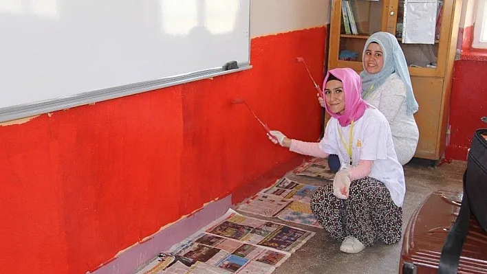 Rektör Kızılay Köy Okulu Yenileme etkinliğine katıldı
