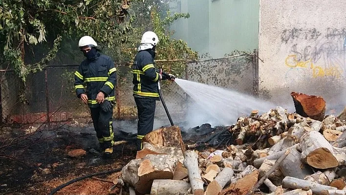 Fırının odunları yandı
