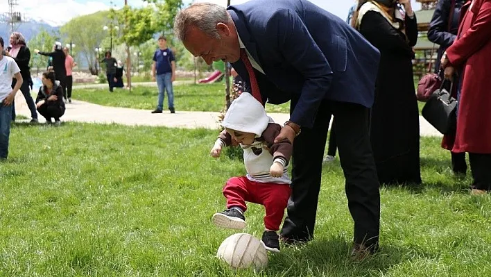 Gönlünüzü ve Sofranızı Bir Çocuğa Açın
