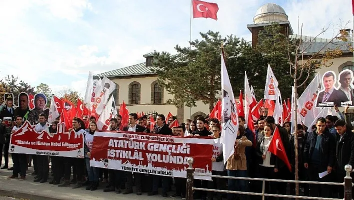 TGB'li gençler 'İstiklal Yürüyüşü'nde Erzurum'da
