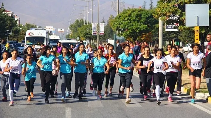 Erzincan'da Cumhuriyet koşusu yapıldı
