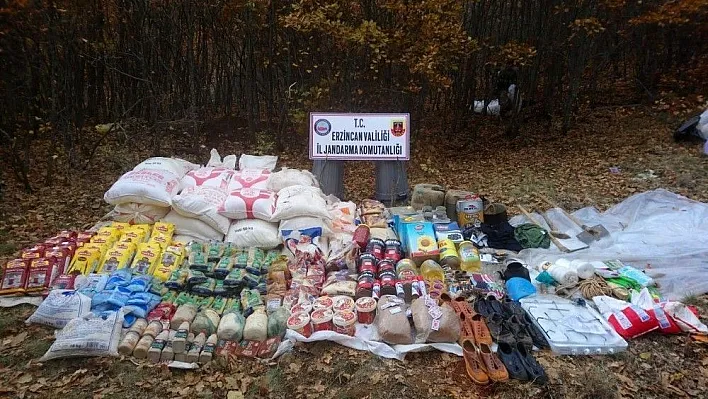 Erzincan'da teröristlere ait çok sayıda yaşam malzemesi bulundu

