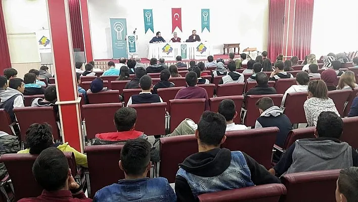 Yazar Okur buluşmaları Erzurum'da gerçekleşti
