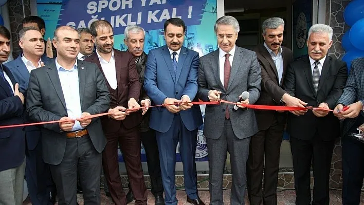 Elazığ Belediyesi Spor ve Yaşam Merkezinin 3'üncüsü açıldı