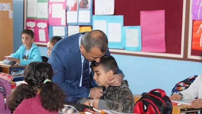 Tunceli'de 'Oku Kitabını, Al Armağanını' projesi
