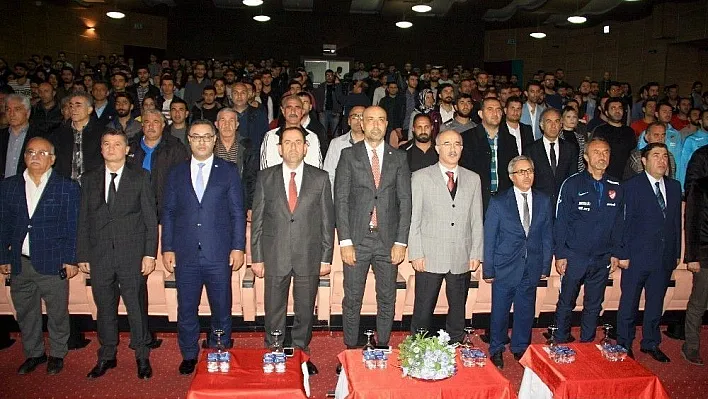 DÜ'de 'Ülkemizde futbol ve futsalın gelişimi' paneli
