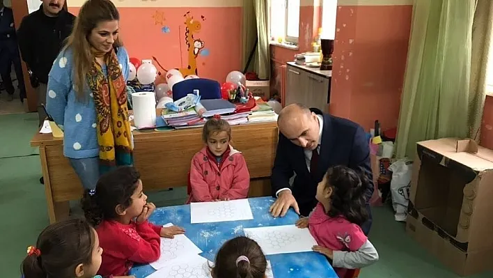 Kaymakam Dülgeroğlu okulları inceledi
