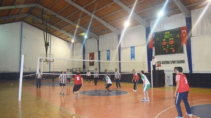 Öğretmenler Günü anısına voleybol turnuvası
