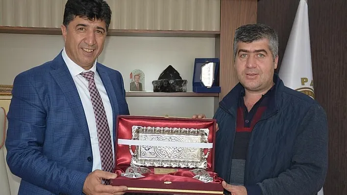 Pasinler TSO'dan Başkan Sertoğlu'na hizmet teşekkürü
