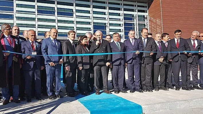 Başbakan Binali Yıldırım'ın Erzincan'daki açılış törenine Rektör Çomaklı da katıldı
