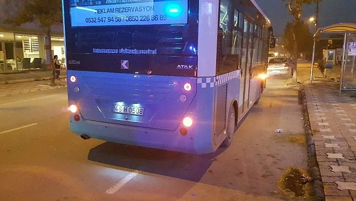 Hareket halindeki otobüsten düşen kadın yaralandı
