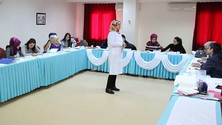 Hekimlere üreme ve cinsel sağlık modüler eğitimi verildi
